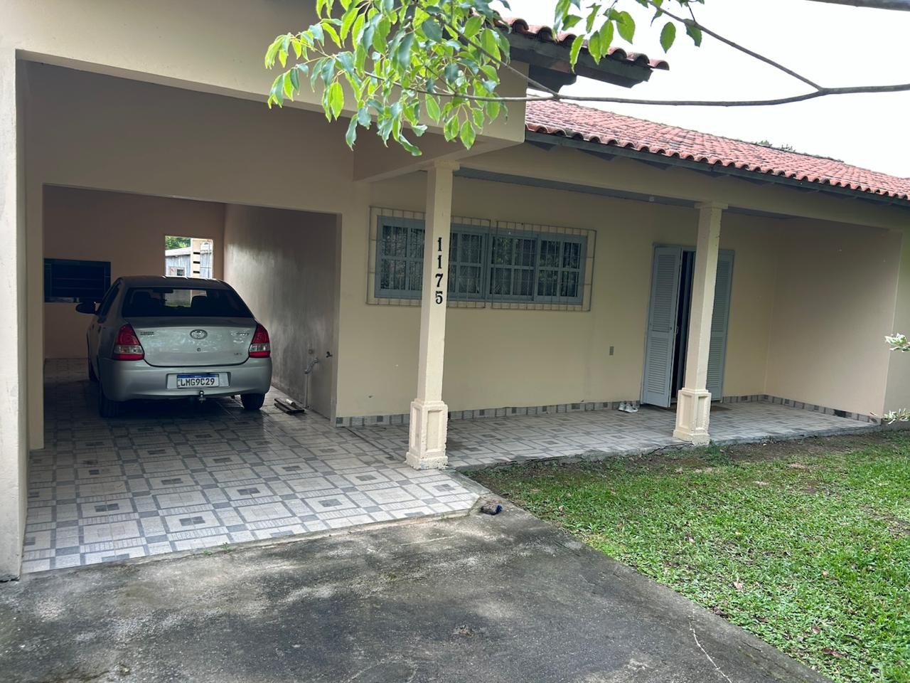 Casa à venda com 3 quartos, 600m² - Foto 1